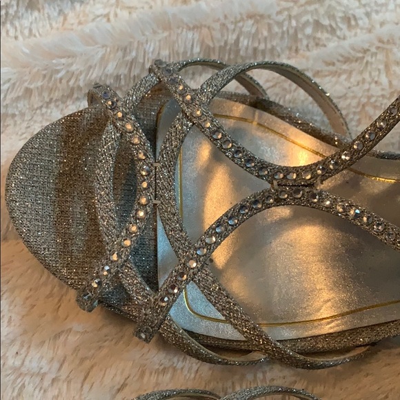 Silver open toe Heels - Picture 3 of 4